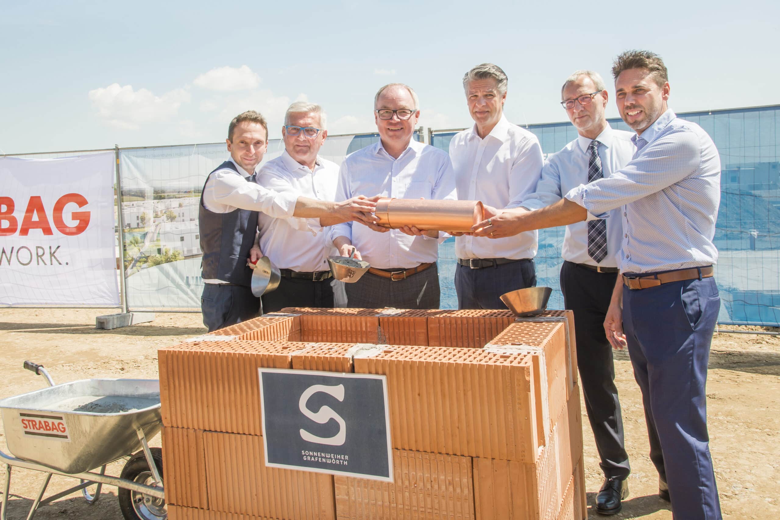Sonnenweiher Grafenwörth: Grundstein für 206 Seehäuser gelegt | Bildcredits: APA/Markus Haslinger